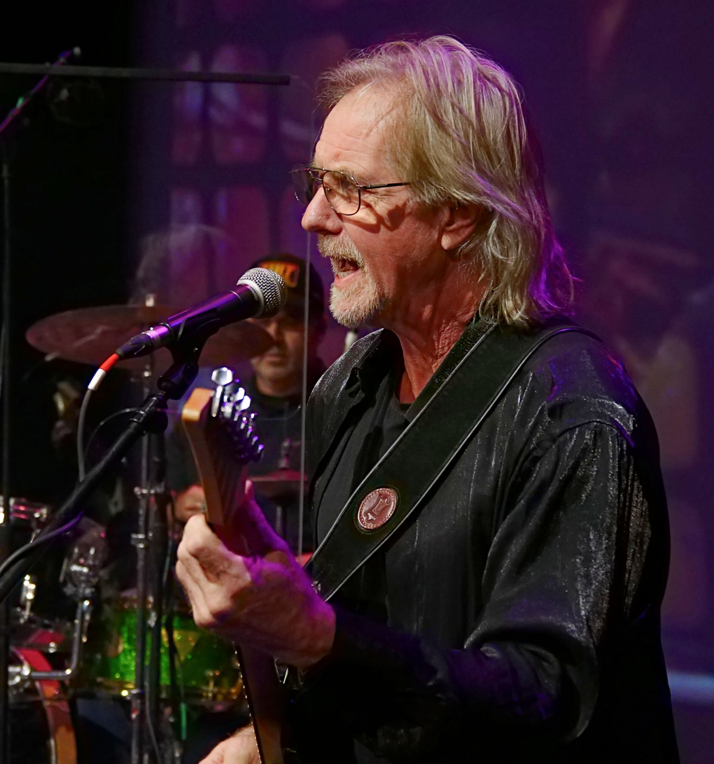 Jerry Singing and playing